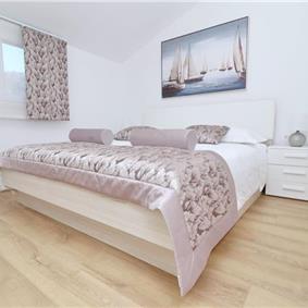 6 Bedroom Beachfront Villa with Heated Pool near Vela Luka on Korcula Island, Sleep 12